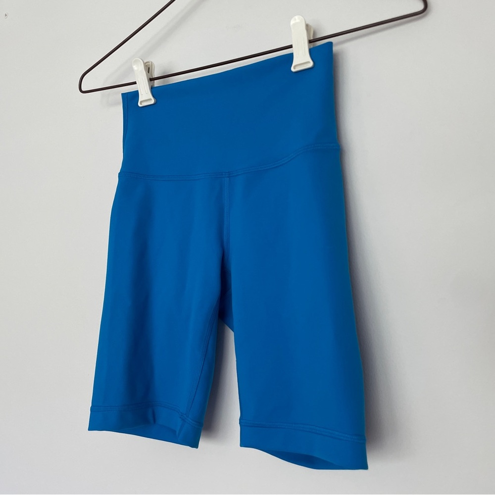 Lululemon Blue Wunder Train High-Rise 8” Shorts Women’s 4